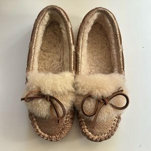 EMU Australia Rose Gold Slippers Size Women’s 6
